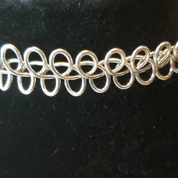 ✅️SILVER TONE ORNATE CHOKER - Picture 2 of 4